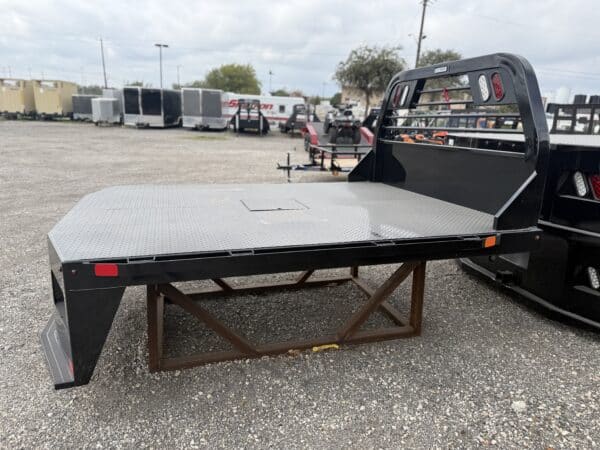 903 Truck Beds 84″ X 8’6″ FD Model – Flat Deck Non-Skirted – #S4500232