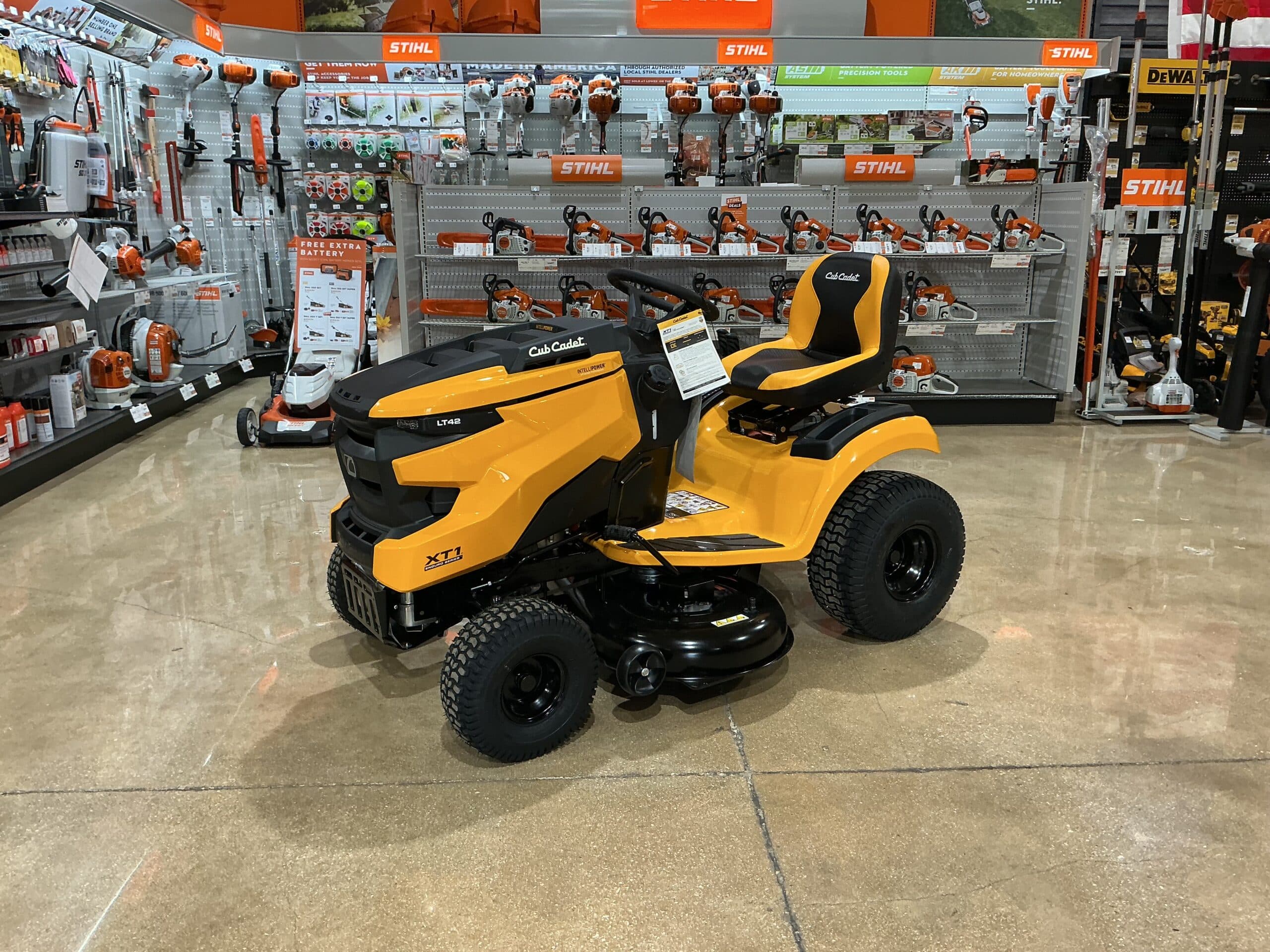 2026 Cub Cadet XT1 LT42 547cc IntelliPOWER – #20SB2008