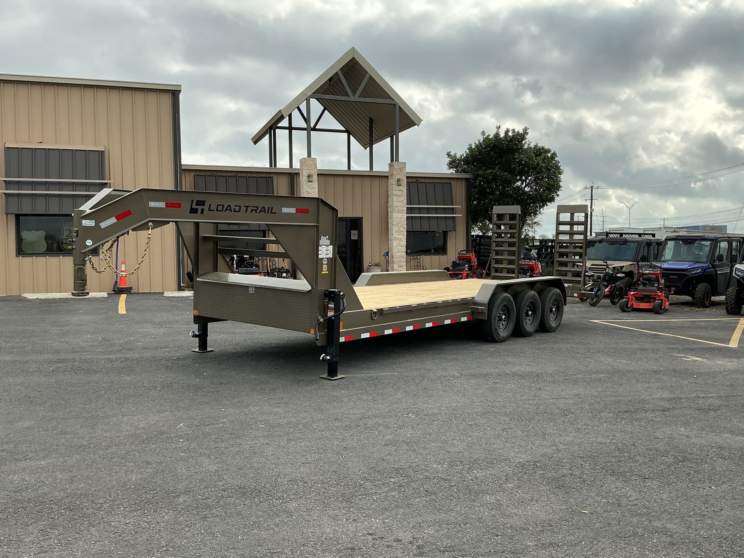 2026 Load Trail 7 X 24 TRIPLE AXEL GN CAR HAULER 7 x 24 – #LT77484