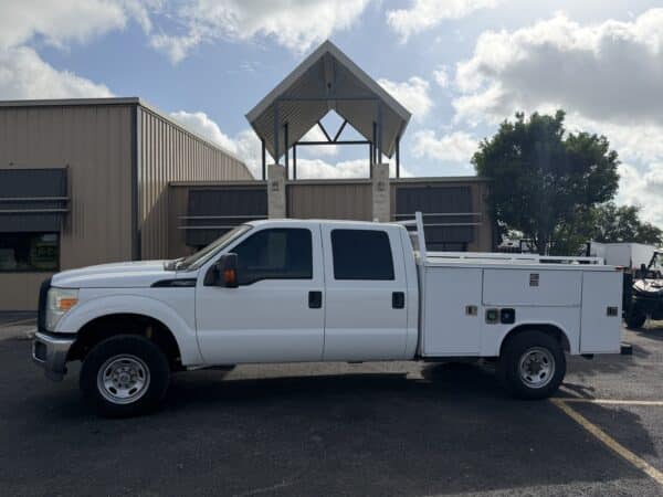 2014 Ford F-250 XL Super Duty Crew Cab – #EEA90806